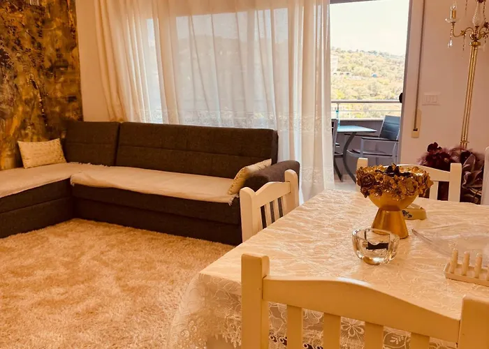 Mira's In 아파트 *