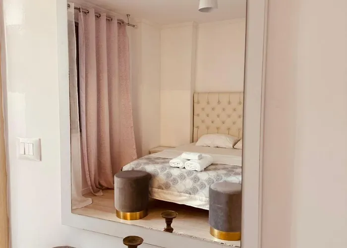 아파트 Mira's In Durrës